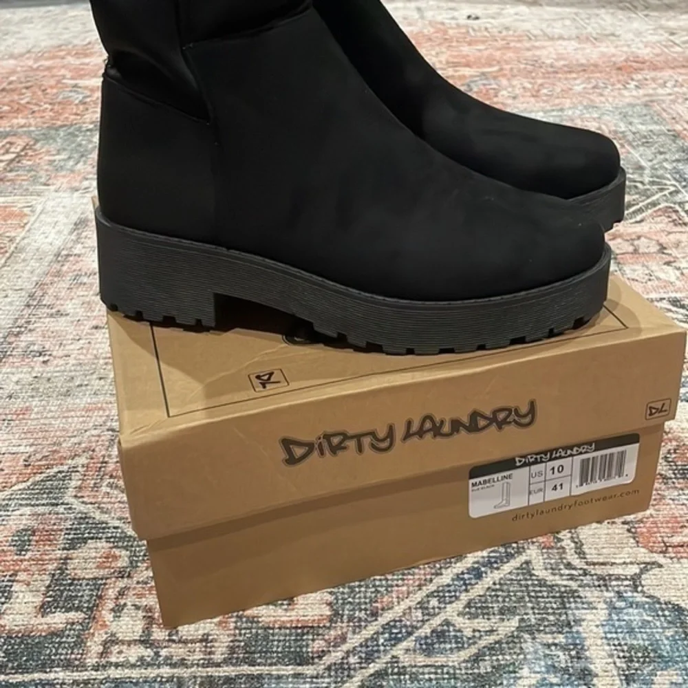 DIRTY LAUNDRY Black Mabelline Lug Sole Boots